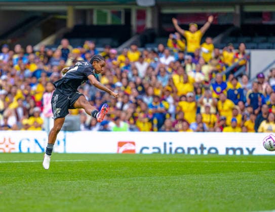 LIGA BBVA MX FEMENIL APERTURA 2026 LIGA BBVA MX FEMENIL APERTURA 2026 AMERICA VS CRUZ AZUL 08082026 MEXICO CITY, MEXICO. Action photo of Geyse da Silva (17) of America, during week 2 game of the 2026 Tournament of the Liga BBVA MX femenil held a the Estadio Banorte of Mexico City, Mexico. Foto de accion de Geyse da Silva (17) de America, durante juego de la jornada 2 del Torneo Apertura 2026 de la Liga BBVA MX femenil celebrado en el Estadio Banorte de la Ciudad de MÃ xico, Mexico. PHOTO BY IMAGENSHOP AGENCIA FOTOGRAFICA MEXICO CITY MEXICO CITY MEXICO Copyright: xLuisxDavidxAlvarezxNietox