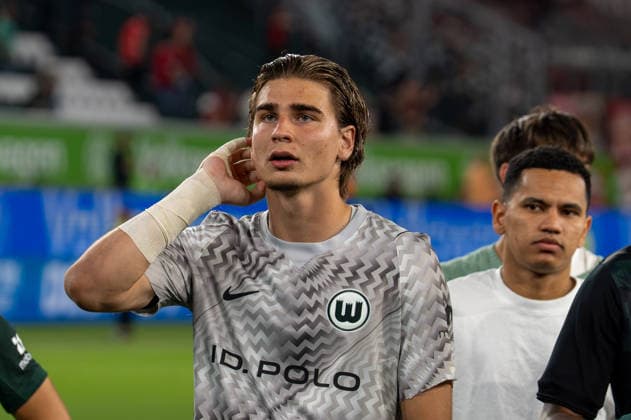 Deutschland: Fussball 2. Bundesliga, 1. Spieltag 2026 2027, VfL Wolfsburg - 1. FC Kaiserslautern am 08.08.2026 in Wolfsburg (Volkswagen-Arena): Jakub Zielinski (VfL Wolfsburg, 30) Wolfsburg Volkswagen Arena Deutschland Copyright: xSvenxHeidmannx