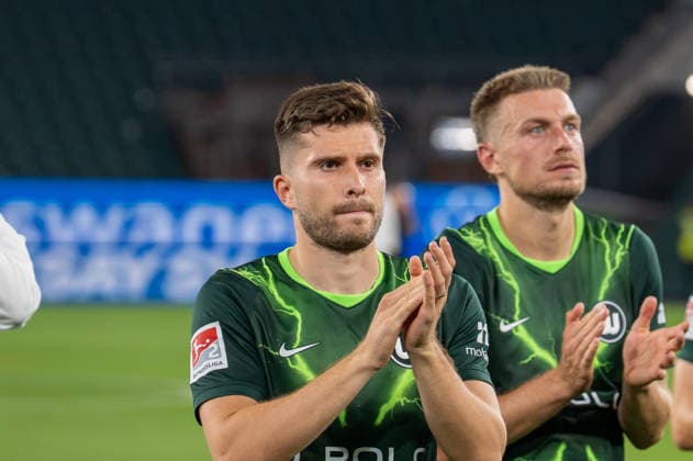 Deutschland: Fussball 2. Bundesliga, 1. Spieltag 2026 2027, VfL Wolfsburg - 1. FC Kaiserslautern am 08.08.2026 in Wolfsburg (Volkswagen-Arena): Elvis Rexhbecaj (VfL Wolfsburg, 37) nach dem Spiel. Wolfsburg Volkswagen Arena Deutschland Copyright: xSvenxHeidmannx