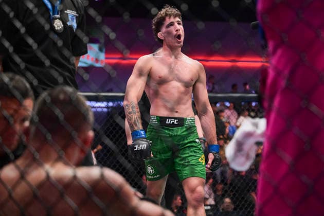 August 8, 2026, Las Vegas, Nevada, USA: QUILLAN SALKILLD defeats MATEUSZ GAMROT by a submission (rear naked choke) during UFC Fight Night 120 at the UFC APEX in Las Vegas. Las Vegas USA - ZUMAo117 20260808_zsp_o117_006 Copyright: xMikaelxOnax
