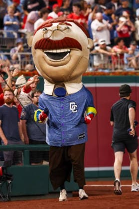 August 8, 2026, Washington D.C, District Of Columbia, United States: Washington, DC; Washington Nationals mascot, Teddy, celebrates the 7th inning stretch during the Major League Baseball game between the Washington Nationals and the Cincinnati Reds at Nationals Park on Saturday, August 8, 2026. The Nationals beat the Reds 8-2. MLB, Baseball Herren, USA Washington Nationals 8:2 Cincinnati Reds - ZUMAp258 20260808_znp_p258_070 Copyright: xStevexPrakopex
