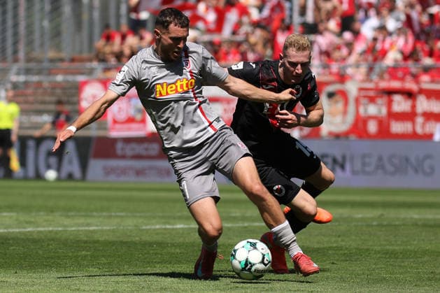 08.08.2026, xsefx, Fußball, FC Viktoria Köln SSV Jahn Regensburg, 3.Liga, Sportpark Höhenberg, 1. Spieltag, Saison 2026 2027: Oscar Schönfelder (Jahn Regensburg 07) im Zweikampf gegen Meiko Sponsel (FC Viktoria Koeln 19) DFB regulations prohibit any use of photographs as image sequences and or quasi-video. Nordrhein-Westfalen Deutschland