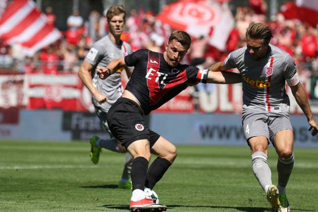 08.08.2026, xsefx, Fußball, FC Viktoria Köln SSV Jahn Regensburg, 3.Liga, Sportpark Höhenberg, 1. Spieltag, Saison 2026 2027: David Otto (FC Viktoria Koeln 10) im Zweikampf gegen Felix Strauss (Jahn Regensburg 04) DFB regulations prohibit any use of photographs as image sequences and or quasi-video. Nordrhein-Westfalen Deutschland