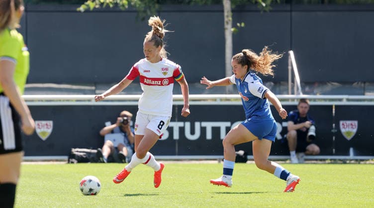 Stuttgart , VfB Stuttgart Saisoneröffnung VfB Stuttgart Frauen vs. TSG 1899 Hoffenheim Frauen , von links: Maximiliane Rall VfB ) Laia Martret Jimenez ( Hoff )