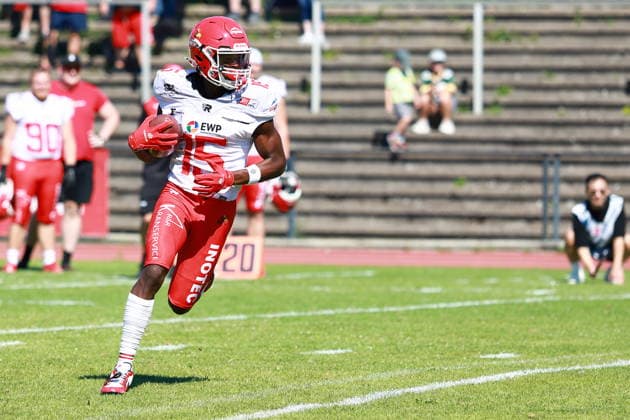 Keyshawn Smith (Potsdam Royals, 15) runs with the ball, Düsseldorf Panther vs Potsdam Royals, American Football, GFL, German Football League, Season 2026, Week 14, 08.08.2026, Photo: PFA Klaus Sack Düsseldorf Stadion VfL Benrath NRW Deutschland Copyright: xFootxBowl KlausxSackx