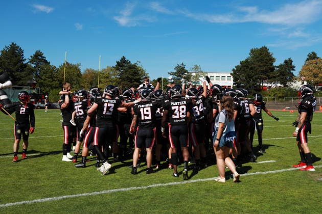 Huddle of Düsseldorf Panther after run in, Düsseldorf Panther vs Potsdam Royals, American Football, GFL, German Football League, Season 2026, Week 14, 08.08.2026, Photo: PFA Klaus Sack Düsseldorf Stadion VfL Benrath NRW Deutschland Copyright: xPFA KlausxSackx