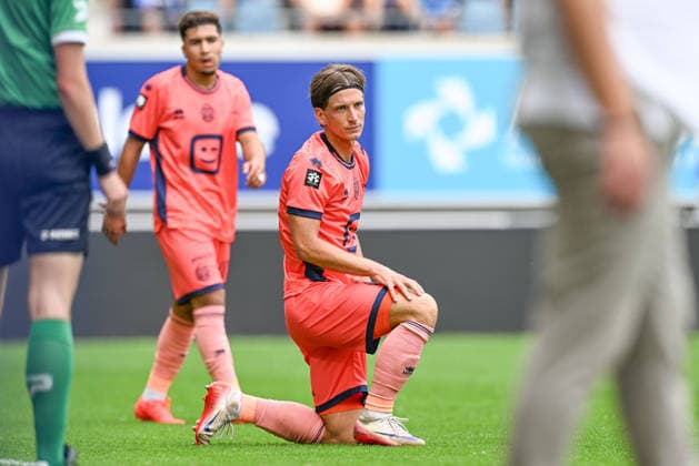 260809 AA Gent vs KV Mechelen Dennis Praet (26) of KV Mechelen pictured during the Jupiler Pro League season 2026 - 2027 matchday 1 game between AA Gent and KV Mechelen on August 9 , 2026 in Gent, Belgium. (Photo by David Catry Isosport) Gent Belgium  Copyright: xDavidxCatryx 20260809DC2_9916
