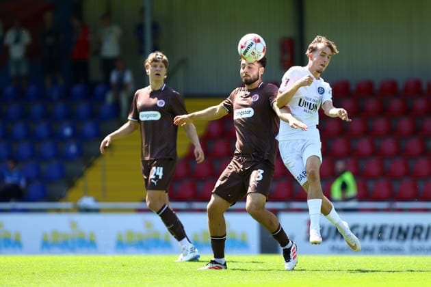 23 Ammon Moser (FC St. Pauli U23), 11 Bastian Redecker (Bremer SV) Fußball I Herren I Regionalliga Nord I Saison 2026-2027 I 2. Spieltag I FC St. Pauli U23 - Bremer SV I 09.08.2026 I Edmund-Plambeck-Stadion