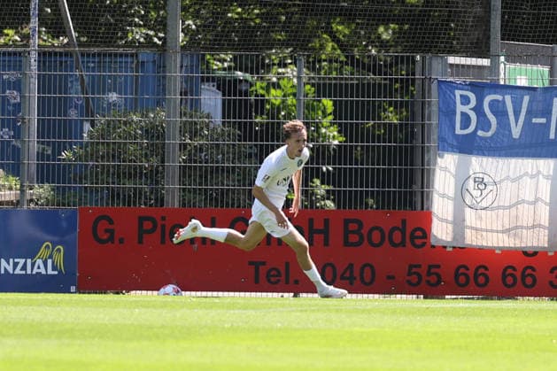 Fußball I Herren I Saison 2026 2027 I Regionalliga Nord I 2.Spieltag I FC St.Pauli II - Bremer SV I 09.08.2026 Bastian Redecker (11, Bremer SV) nach dem 0-1 Norderstedt Edmund Plambeck Stadion Schleswig-Holstein Deutschland Copyright: xLobeca RalfxHomburgx
