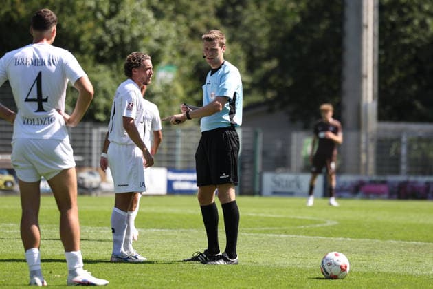 Fußball I Herren I Saison 2026 2027 I Regionalliga Nord I 2.Spieltag I FC St.Pauli II - Bremer SV I 09.08.2026 Schiedsrichter Paul Albrecht Norderstedt Edmund Plambeck Stadion Schleswig-Holstein Deutschland Copyright: xLobeca RalfxHomburgx