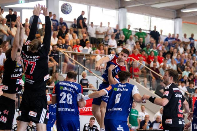 Georg POEHLE (HBW Balingen-Weilstetten, 94) erzielt ein Tor, Aktion, Torwurf GER, HBW Balingen-Weilstetten vs. HC Erlangen, Handball, Vorbereitung, Turnier, S-Cup Altensteig, Spiel um Platz 3, Spielzeit 2026 2027, 09.08.2026, GER, HBW Balingen-Weilstetten vs. HC Erlangen, Handball, Vorbereitung, Turnier, S-Cup Altensteig, Spiel um Platz 3, Spielzeit 2026 2027, 09.08.2026, Altensteig Copyright: xEibnerxPressefoto OliverxSchmidtx EP_OST