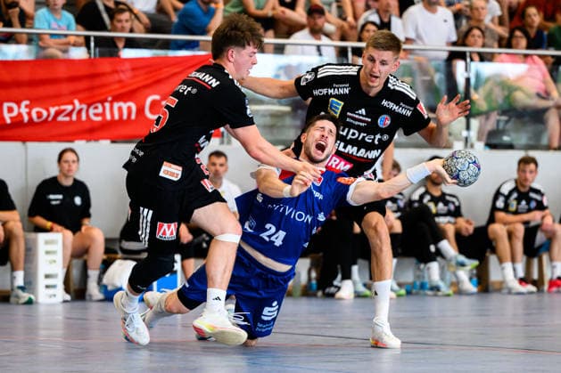 Altensteig: SCup - Spiel Platz 3 - 26 27 - HBW Balingen - HC Erlangen Elias Fügel Fuegel (HBW Balingen) Altensteig Eichwaldhalle Baden-Württemberg Deutschland