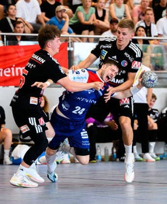 Altensteig: SCup - Spiel Platz 3 - 26 27 - HBW Balingen - HC Erlangen Elias Fügel Fuegel (HBW Balingen) Altensteig Eichwaldhalle Baden-Württemberg Deutschland