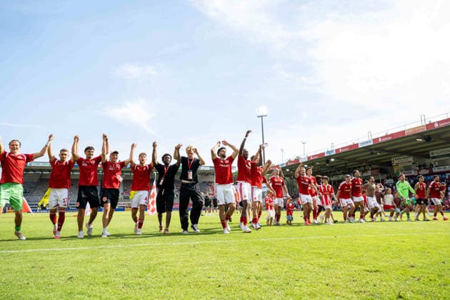 Fussball, Herren, Saison 2026 2027, 2. Bundesliga (1. Spieltag), FC Energie Cottbus - Hannover 96, Cottbuser Jubel nach Abpfiff, 09.08. 2026, Copyright: xSebastianxRäppold MatthiasxKochx