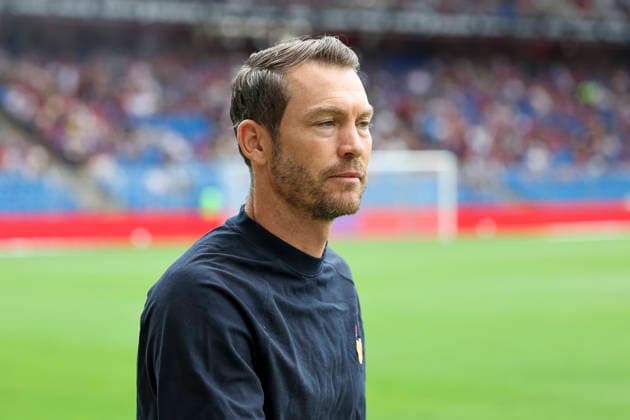 Stephan Lichtsteiner (FC Basel, Trainer) vor Spielbeginn , Schweiz, Fussball, Super League, 3.Spieltag, 2026 2027, FC Basel 1893 vs. FC Thun, 09.08.2026, Basel Sankt Jakob Park Schweiz Copyright: xGrantxHubbsx