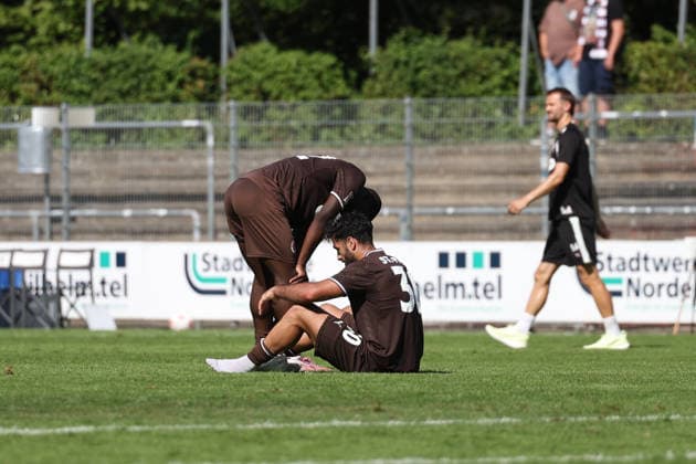 Fußball I Herren I Saison 2026 2027 I Regionalliga Nord I 2.Spieltag I FC St.Pauli II - Bremer SV I 09.08.2026 Enttäuschung beim FC St.Pauli II nach der Niederlage Norderstedt Edmund Plambeck Stadion Schleswig-Holstein Deutschland Copyright: xLobeca RalfxHomburgx