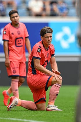 260809 AA Gent vs KV Mechelen Dennis Praet (26) of KV Mechelen pictured during the Jupiler Pro League season 2026 - 2027 matchday 1 game between AA Gent and KV Mechelen on August 9 , 2026 in Gent, Belgium. (Photo by David Catry Isosport) Gent Belgium  Copyright: xDavidxCatryx 20260809DC2_9920