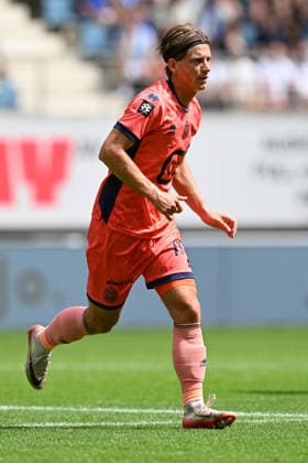260809 AA Gent vs KV Mechelen Dennis Praet (26) of KV Mechelen pictured during the Jupiler Pro League season 2026 - 2027 matchday 1 game between AA Gent and KV Mechelen on August 9 , 2026 in Gent, Belgium. (Photo by David Catry Isosport) Gent Belgium  Copyright: xDavidxCatryx 20260809DC2_8899