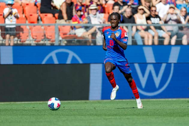 Asane Sow (FC Basel, 18) am Ball , Schweiz, Fussball, Super League, 3.Spieltag, 2026 2027, FC Basel 1893 vs. FC Thun, 09.08.2026, Basel Sankt Jakob Park Schweiz Copyright: xGrantxHubbsx