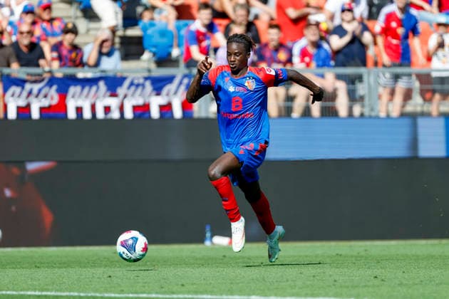 Asane Sow (FC Basel, 18) am Ball , Schweiz, Fussball, Super League, 3.Spieltag, 2026 2027, FC Basel 1893 vs. FC Thun, 09.08.2026, Basel Sankt Jakob Park Schweiz Copyright: xGrantxHubbsx