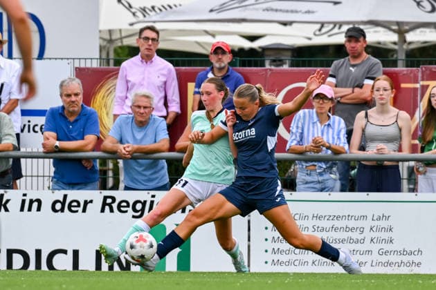 09.08.2026, Fußball, 2. Frauen-Bundesliga, 2026 2027, 2. Spieltag,SC Sand - SG 99 Andernach Ina Keller (im mintfarbenen Trikot) mit ihrem ersten Startelf-Einsatz.
