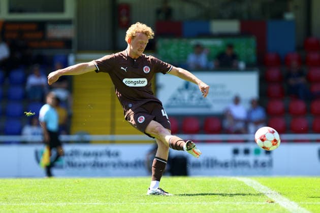 42 Marwin Schmitz (FC St. Pauli U23) Fußball I Herren I Regionalliga Nord I Saison 2026-2027 I 2. Spieltag I FC St. Pauli U23 - Bremer SV I 09.08.2026 I Edmund-Plambeck-Stadion
