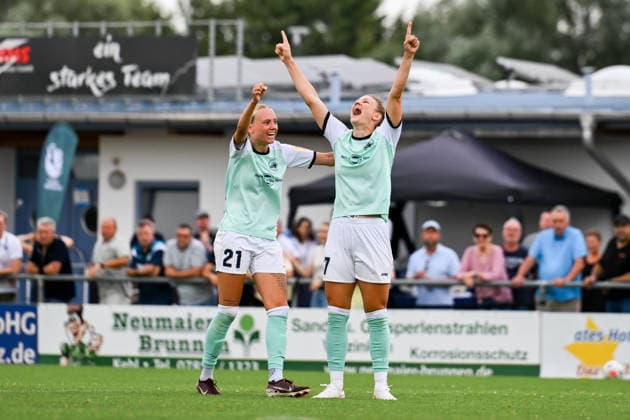 09.08.2026, Fußball, 2. Frauen-Bundesliga, 2026 2027, 2. Spieltag,SC Sand - SG 99 Andernach Jubel bei Carolin Schraa (rechts) und Isabel Pfeiffer (links) nach dem 2:1 Führungstreffer.
