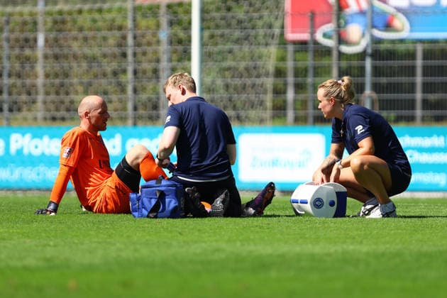 22 Tobias Duffner (Bremer SV) musste verletzt ausgewechselt werden. Fußball I Herren I Regionalliga Nord I Saison 2026-2027 I 2. Spieltag I FC St. Pauli U23 - Bremer SV I 09.08.2026 I Edmund-Plambeck-Stadion