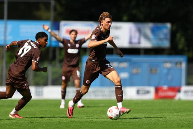 27 Hugo Weber (FC St. Pauli U23) Fußball I Herren I Regionalliga Nord I Saison 2026-2027 I 2. Spieltag I FC St. Pauli U23 - Bremer SV I 09.08.2026 I Edmund-Plambeck-Stadion