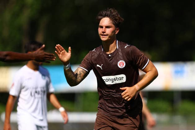 10 Noah Gumpert (FC St. Pauli U23) Fußball I Herren I Regionalliga Nord I Saison 2026-2027 I 2. Spieltag I FC St. Pauli U23 - Bremer SV I 09.08.2026 I Edmund-Plambeck-Stadion
