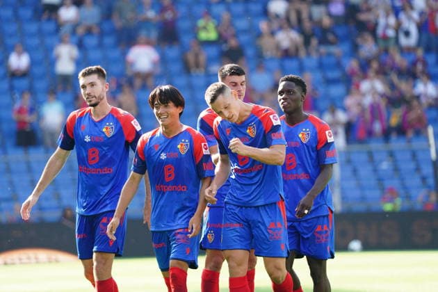 09.08.2026 Schweiz Fussball Herren Super League Saison 2026-2027 FC Basel - FC Thun 4:2 Bild , Torjubel Leo Leroy, Keigo Tsunemoto Torschuetze Zan Celar Torjubel