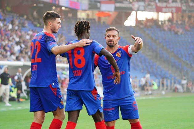 09.08.2026 Schweiz Fussball Herren Super League Saison 2026-2027 FC Basel - FC Thun 4:2 Bild ,Torjubel Leo Leroy,Asane Sow.Xherdan Shaqiri FC Basel Aktion