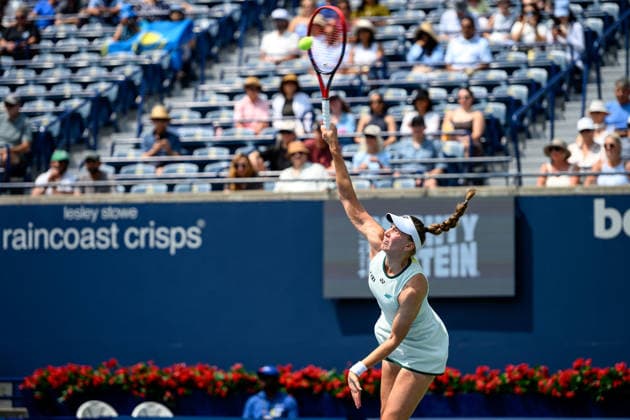 August 9, 2026, Toronto, Ontario, Canada: ELENA RYBAKINA of Kazakhstan serves the ball during her round-of-16 match against Liudmila Samsonova at the National Bank Open, part of the Hologic WTA, Tennis Damen Tour at Sobeys Stadium. Toronto Canada - ZUMAr228 20260809_znp_r228_007 Copyright: xVasiliyxRyabykhx