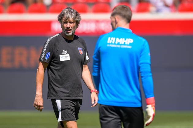 Fußball, 2. Bundesliga, 20260808, 1. FC Heidenheim - VfL Osnabrück. Im Bild v.l. Torwarttrainer Heidenheim Bernd WENG, Torwart Frank FELLER (Heidenheim, 1). Heidenheim Voith-Arena Baden-Württemberg Deutschland Copyright: Passion2Press MarkusxFischerx