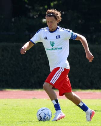 Fußball, U19, FC St. Pauli - Hamburger SV U19 DFB-Nachwuchsliga - Vorrunde Gruppe A FC St.Pauli - Hsamburger SV im Hammer Park Stadion Liam Akyildiz (HSV)