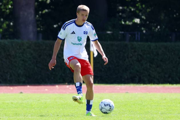 Fußball, U19, FC St. Pauli - Hamburger SV U19 DFB-Nachwuchsliga - Vorrunde Gruppe A FC St.Pauli - Hsamburger SV im Hammer Park Stadion Maximilian Schmid (HSV)