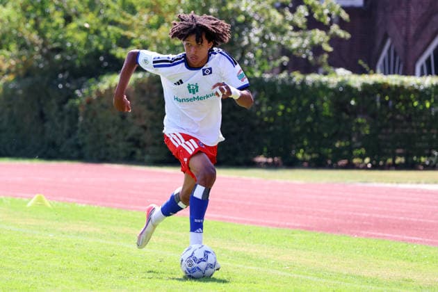 Fußball, U19, FC St. Pauli - Hamburger SV U19 DFB-Nachwuchsliga - Vorrunde Gruppe A FC St.Pauli - Hsamburger SV im Hammer Park Stadion Thierry Sedlatschek (HSV)