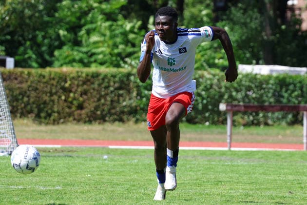 Fußball, U19, FC St. Pauli - Hamburger SV U19 DFB-Nachwuchsliga - Vorrunde Gruppe A FC St.Pauli - Hsamburger SV im Hammer Park Stadion Tyron Conraedel (HSV)