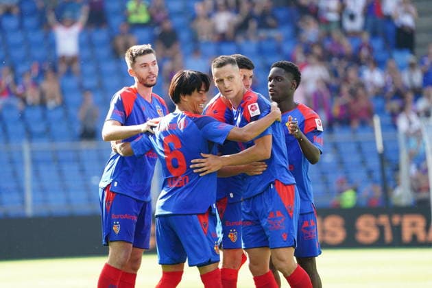 09.08.2026 Schweiz Fussball Herren Super League Saison 2026-2027 FC Basel - FC Thun 4:2 Bild , Torjubel Leo Leroy, Keigo Tsunemoto Torschuetze Zan Celar Torjubel