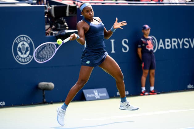 August 9, 2026, Toronto, Ontario, Canada: COCO GAUFF of the United States returns the ball during her round-of-16 match against Alina Korneeva at the National Bank Open, part of the Hologic WTA, Tennis Damen Tour at Sobeys Stadium. Gauff defeated Korneeva 6-3, 6-1 to advance to the quarterfinals. Toronto Canada - ZUMAr228 20260809_znp_r228_019 Copyright: xVasiliyxRyabykhx