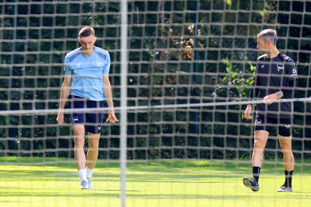 10.08.2026, DEU GER, Fussball , 2.Fussballbundesliga, Saison 2026 2027), Sportforum, Hertha BSC, Training Paul Seguin (Hertha BSC Berlin 30), Fitnesstrainer Hendrik Vieth (Hertha BSC) 2. Liga: DFB DFL regulations prohibit any use of photographs as image sequences and or quasi-video) Berlin Sportforum Berlin Deutschland Copyright: xNordphotox xEnglerx