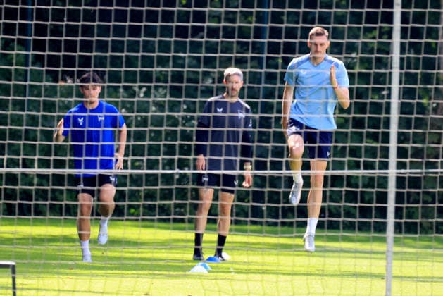 10.08.2026, DEU GER, Fussball , 2.Fussballbundesliga, Saison 2026 2027), Sportforum, Hertha BSC, Training Paul Seguin (Hertha BSC Berlin 30), Fitnesstrainer Hendrik Vieth (Hertha BSC) 2. Liga: DFB DFL regulations prohibit any use of photographs as image sequences and or quasi-video) Berlin Sportforum Berlin Deutschland Copyright: xNordphotox xEnglerx