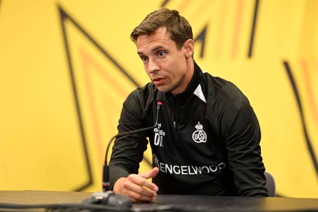 Bodo Glimt v Royale Union Saint-Gilloise - UEFA Champions League Media Activities 10 08 2026 BODO, NORWAY - AUGUST 10 : Hubert David head coach of Royale Union Saint-Gilloise and Van De Perre Kamiel midfielder of Royale Union Saint-Gilloise talking to the press during a pre-match press conference, PK, Pressekonferenz ahead of the UEFA Champions League 2026 27 third qualifying round second leg between Bodo Glimt and Royale Union Saint-Gilloise on August 10, 2026 in Bodo, Norway, 10 08 2026 Bodo Norway  Copyright: xNicoxVereeckenx