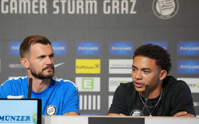 SOCCER - UEFA CL, Sturm vs Fenerbahce GRAZ,AUSTRIA,10.AUG.26 - SOCCER - UEFA Champions League, qualification, Sturm Graz vs Fenerbahce Istanbul, preview, press conference, PK, Pressekonferenz Sturm. Image shows head coach Fabio Ingolitsch and Jakob Peter Hoedl (Sturm).  GEPAxpictures xMichaelxRiedler