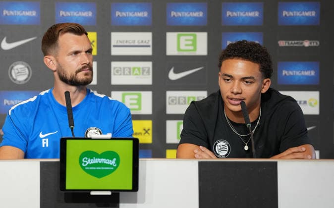 SOCCER - UEFA CL, Sturm vs Fenerbahce GRAZ,AUSTRIA,10.AUG.26 - SOCCER - UEFA Champions League, qualification, Sturm Graz vs Fenerbahce Istanbul, preview, press conference, PK, Pressekonferenz Sturm. Image shows head coach Fabio Ingolitsch and Jakob Peter Hoedl (Sturm).  GEPAxpictures xMichaelxRiedler