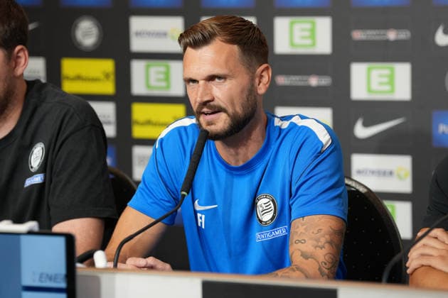 SOCCER - UEFA CL, Sturm vs Fenerbahce GRAZ,AUSTRIA,10.AUG.26 - SOCCER - UEFA Champions League, qualification, Sturm Graz vs Fenerbahce Istanbul, preview, press conference, PK, Pressekonferenz Sturm. Image shows head coach Fabio Ingolitsch (Sturm).  GEPAxpictures xMichaelxRiedler