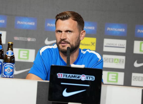 SOCCER - UEFA CL, Sturm vs Fenerbahce GRAZ,AUSTRIA,10.AUG.26 - SOCCER - UEFA Champions League, qualification, Sturm Graz vs Fenerbahce Istanbul, preview, press conference, PK, Pressekonferenz Sturm. Image shows head coach Fabio Ingolitsch (Sturm).  GEPAxpictures xMichaelxRiedler