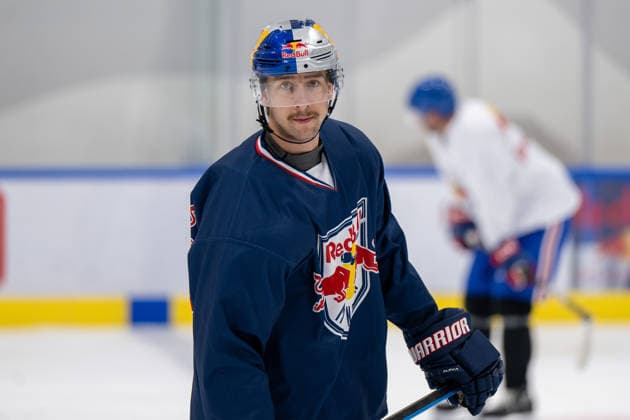 Lucas Thaler 48 (EHC Red Bull Muenchen), EHC Red Bull Muenchen Pressetrainning, 10.08.2026 Muenchen Bayern Deutschland