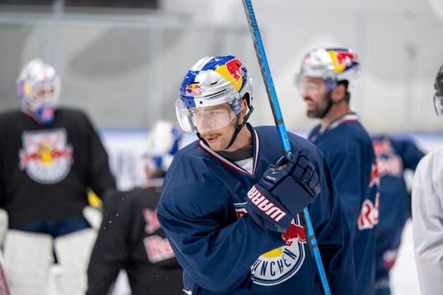 Lucas Thaler 48 (EHC Red Bull Muenchen), EHC Red Bull Muenchen Pressetrainning, 10.08.2026 Muenchen Bayern Deutschland
