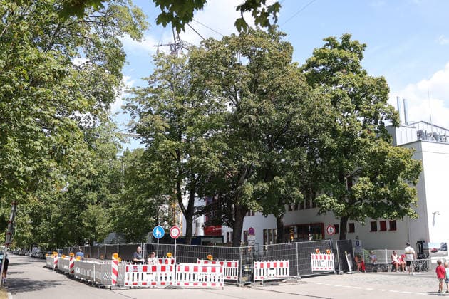 10.08.2026, FC Bayern Training , Saebenerstrasse Muenchen, Fussball, im Bild: Baustelle bei FC Bayern